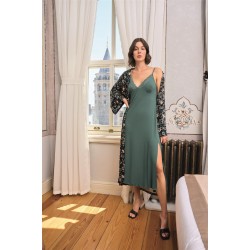 Arias Closet Çiçek ve Yaprak Desenli Dantelli ve Dekolteli Sabahlık Takımı