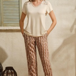 Kısa Kol V Yaka Kadın Viskon Çiçek Desenli Yazlık Nakış Detaylı Pijama Takımı Anıl 9834